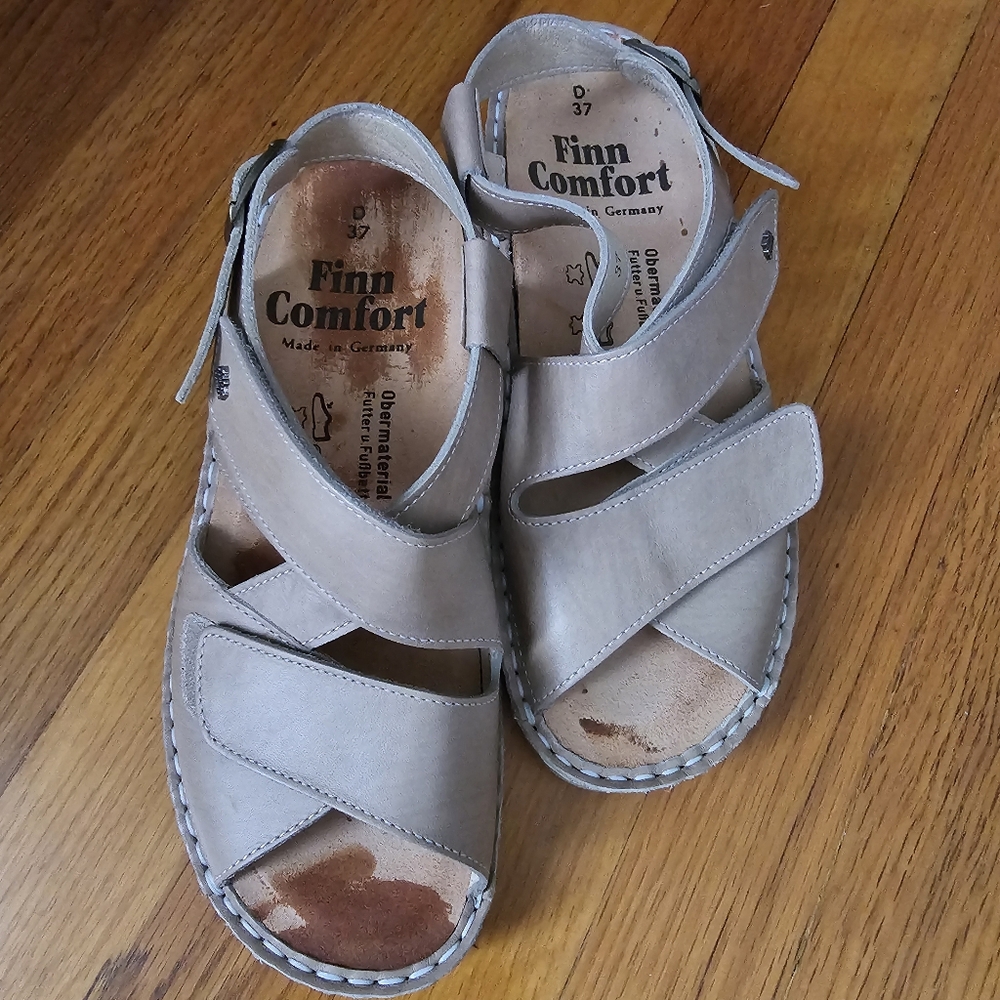 Finn Comfort Tan Beige Sandals Buckle Size EU 37 With Defects